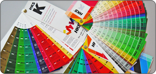 Die HKS-Farbfächer sind der deutsche Standard für Sonderfarben in der Druckindustrie